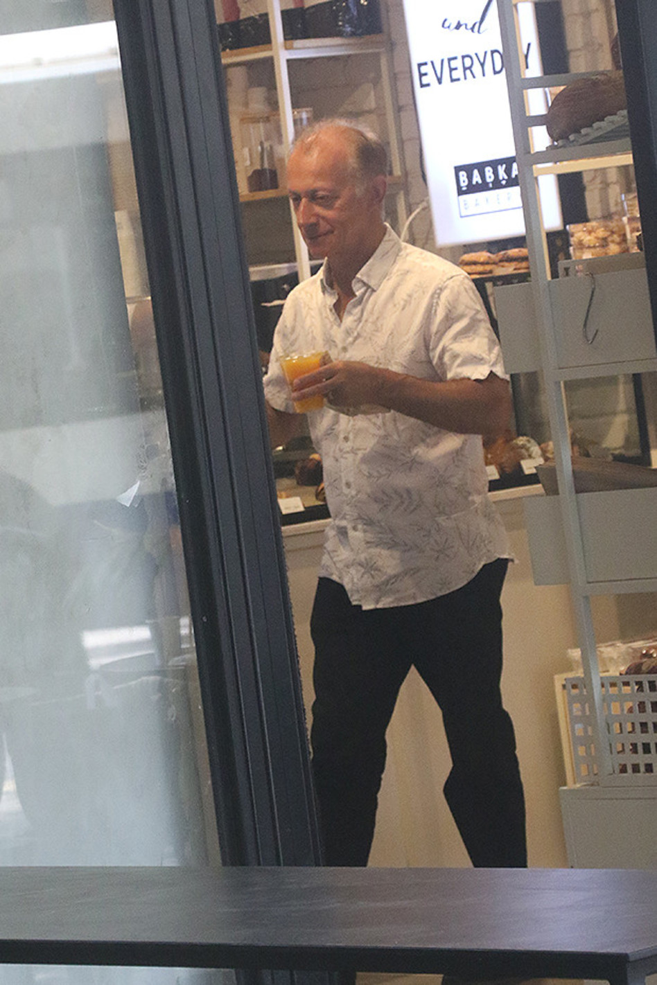 זה רק אנחנו או שיש פה חיוך קטן? מתי כספי (צילום: פול סגל)