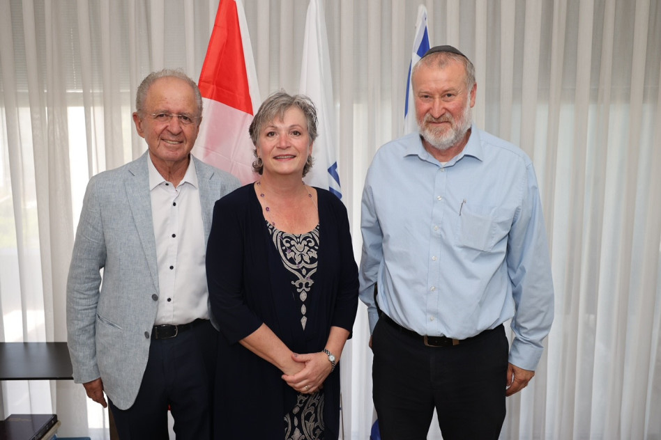  אביחי מנדלבליט, ליסה אן סטדלבאוור ויהודה רוה (צילום: רפי דלויה)