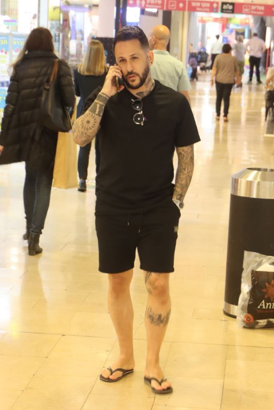 זה התחיל בפפראצי תמים. אסי בוזגלו (צילום: ניר פקין)