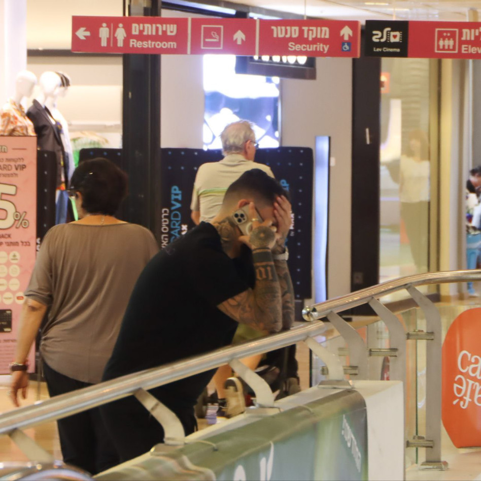 מאחר ואסי נראה מוטרד נורא (צילום: ניר פקין)