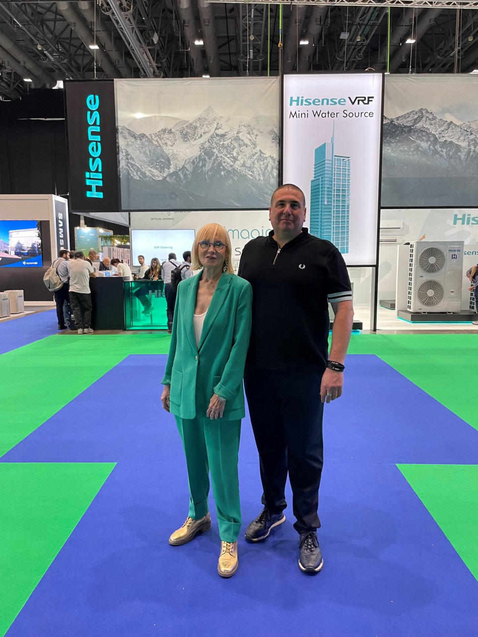 גיל שטיר וישראלה שטיר (צילום: באדיבות קבוצת שטיר)