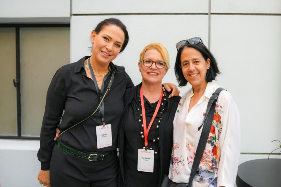 תמר יסעור, יעל הר אבן ויפעת אורון (צילום: תום הוליגנוב)