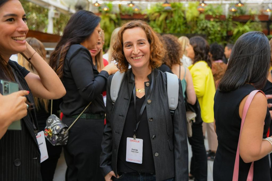 עינת גז (צילום: תום הוליגנוב)