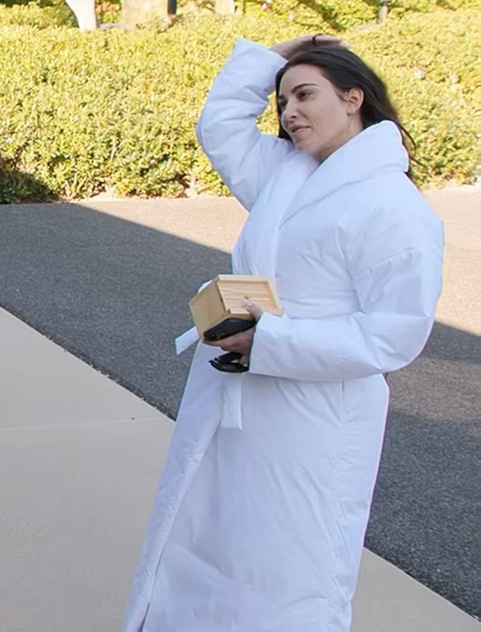 קים קרדשיאן (צילום: ''משפחת קרדשיאן'', HULU)