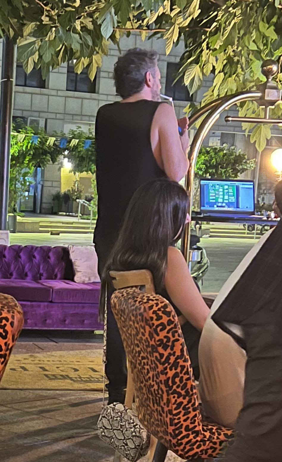 קודם כל סיגריה. אמיר דדון (צילום: צילום גולשים)