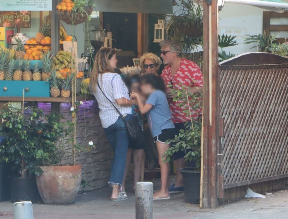 פגשו מעריצים בדרך? (צילום: ניר פקין)