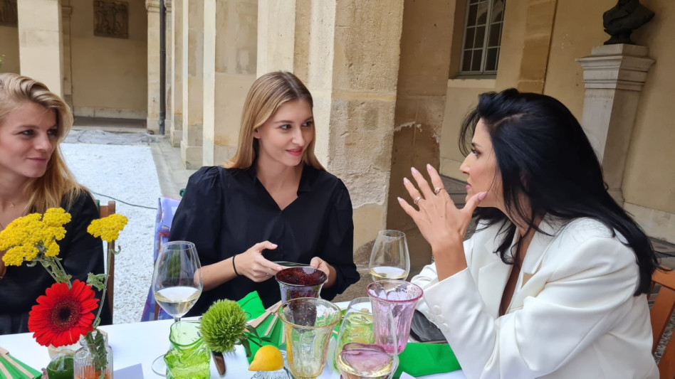 מגי אזרזר (צילום: יח''צ)