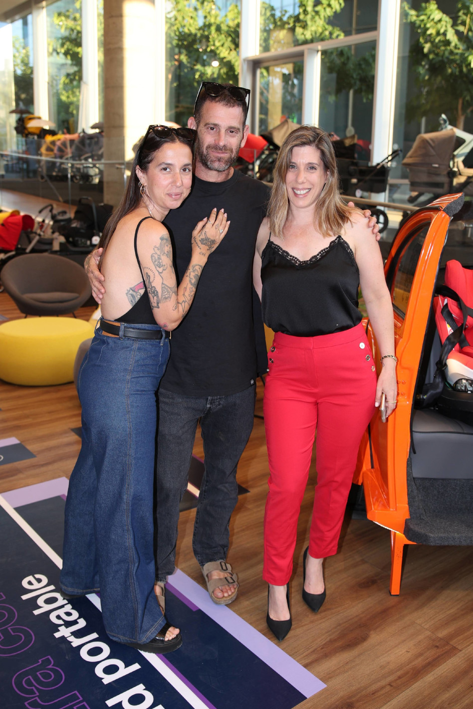 דפי גרון, עומר מילר ואשתו שירן (צילום: אור גפן)