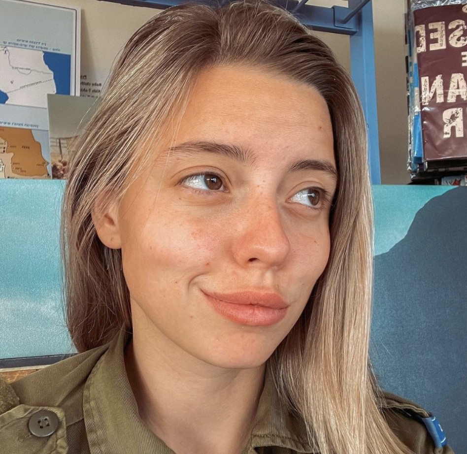 מרינה קוזנצובה על מדים (צילום: צילום מסך אינסטגרם)