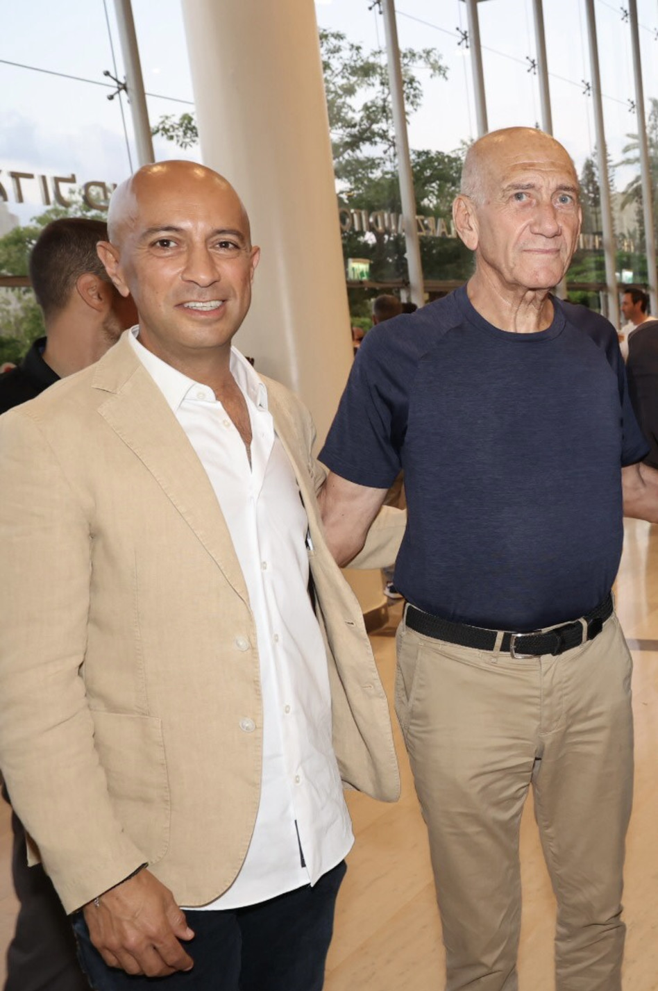 אהוד אולמרט ואבי יששכרוף (צילום: רפי דלויה)