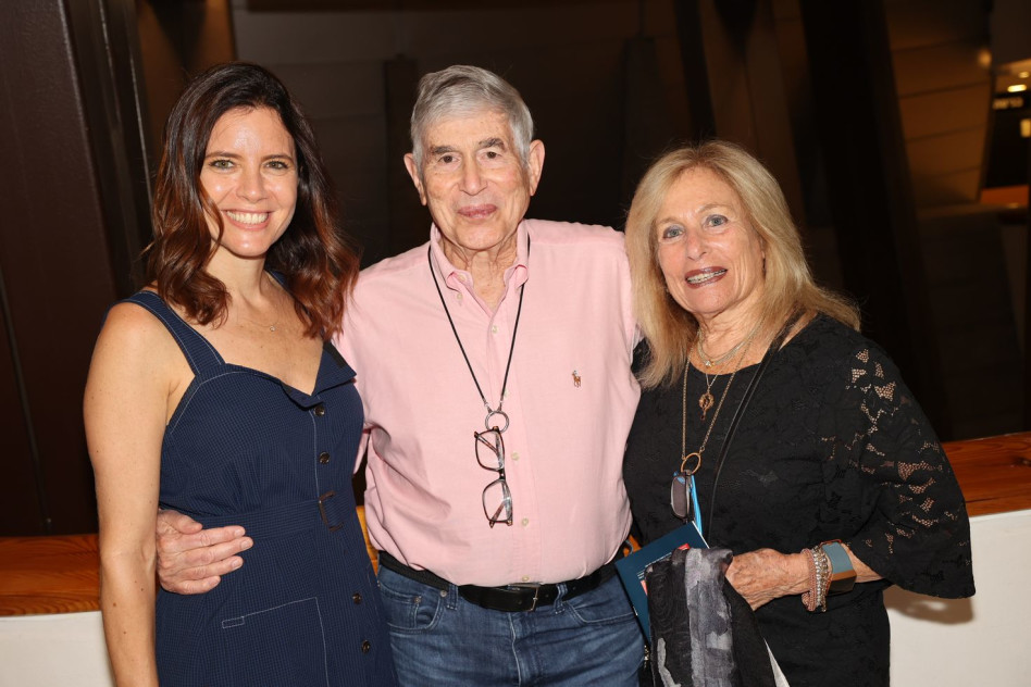 אילנה וראובן זכר וקרן ארזי (צילום: רפי דלויה)