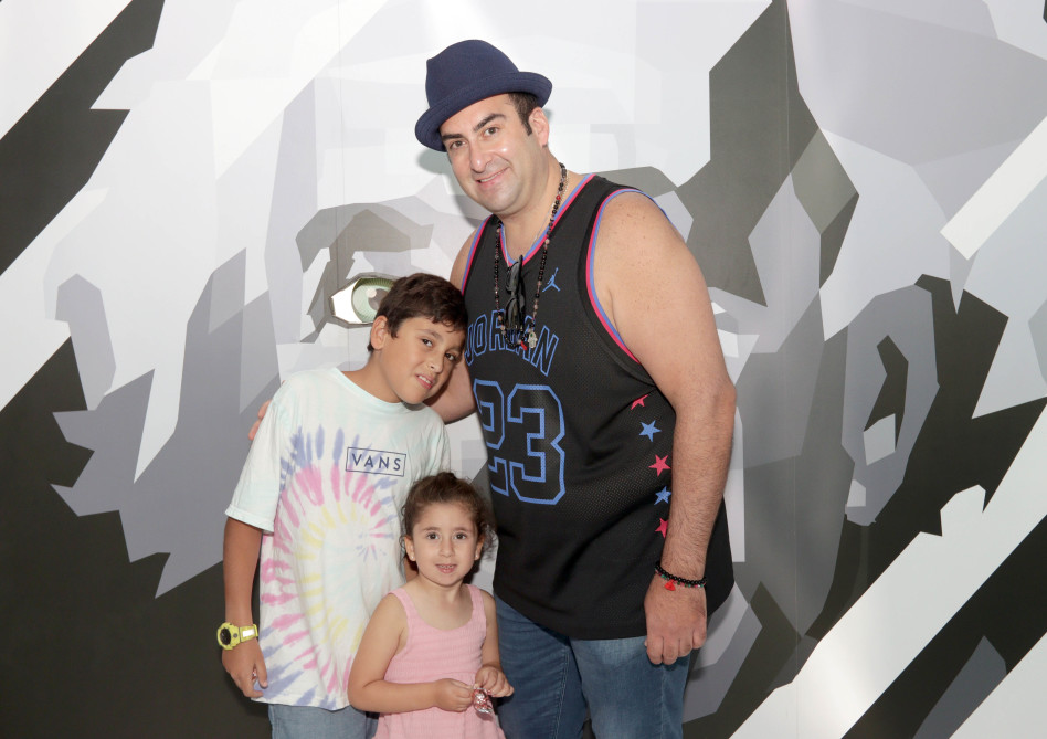 קובי מאור והילדים (צילום: ענת מוסברג)