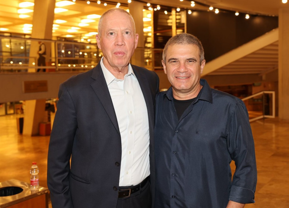 גל הירש ויואב גלנט (צילום: רפי דלויה)