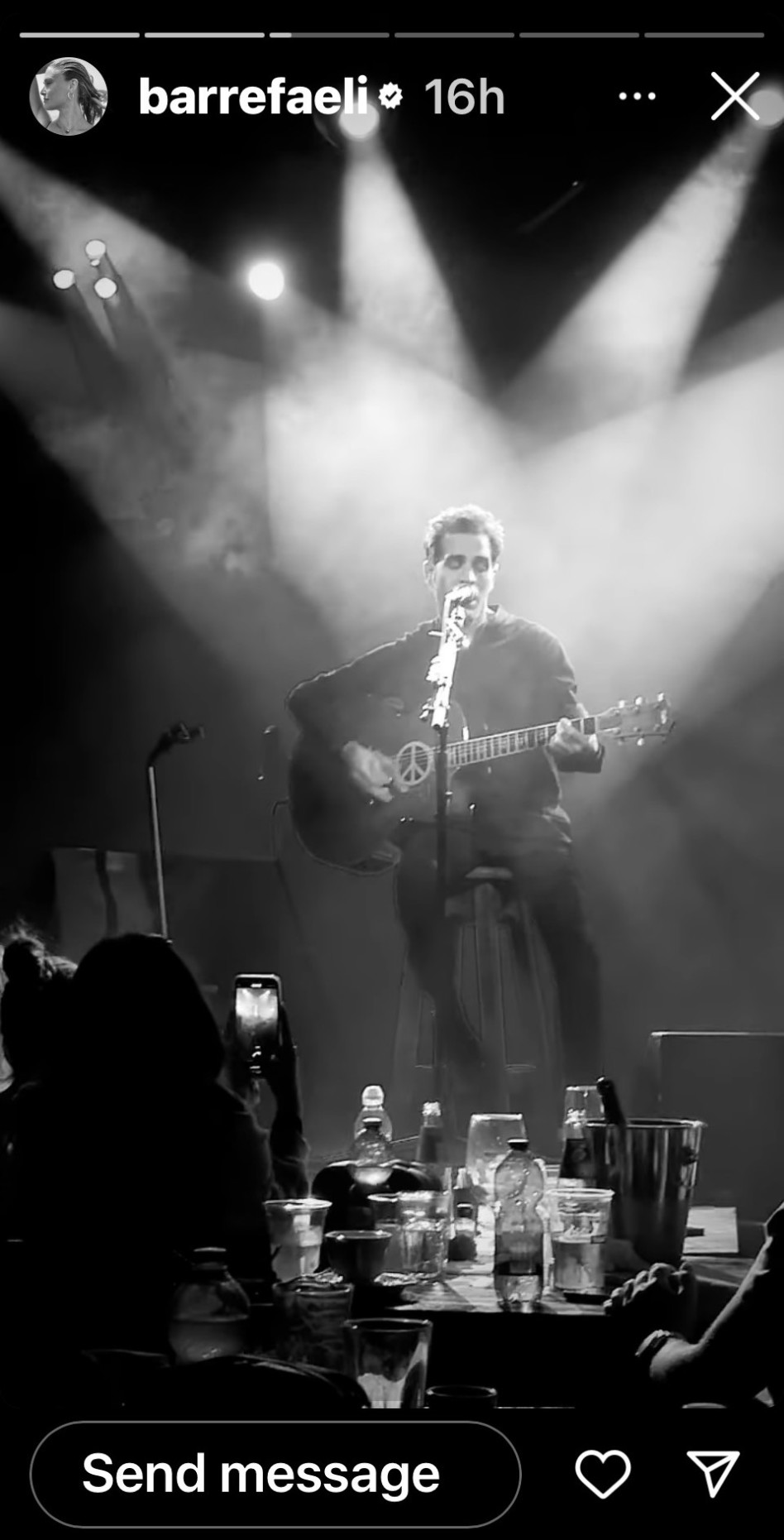 בר רפאלי בהופעה של אביב גפן (צילום: צילום מסך אינסטגרם)