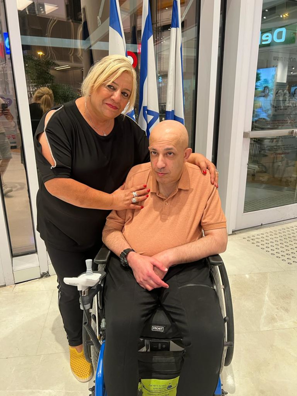 אביגיל שרעבי ובעלה יורם (צילום: פרטי)