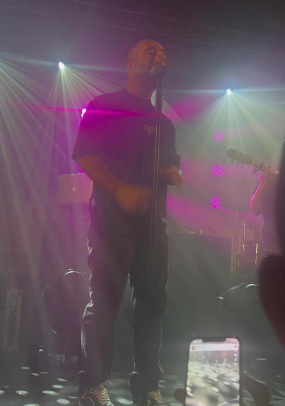 עומר אדם הופיע מול ארגון נכי צה''ל, וחטף ביקורת קשה (צילום: פרטי)