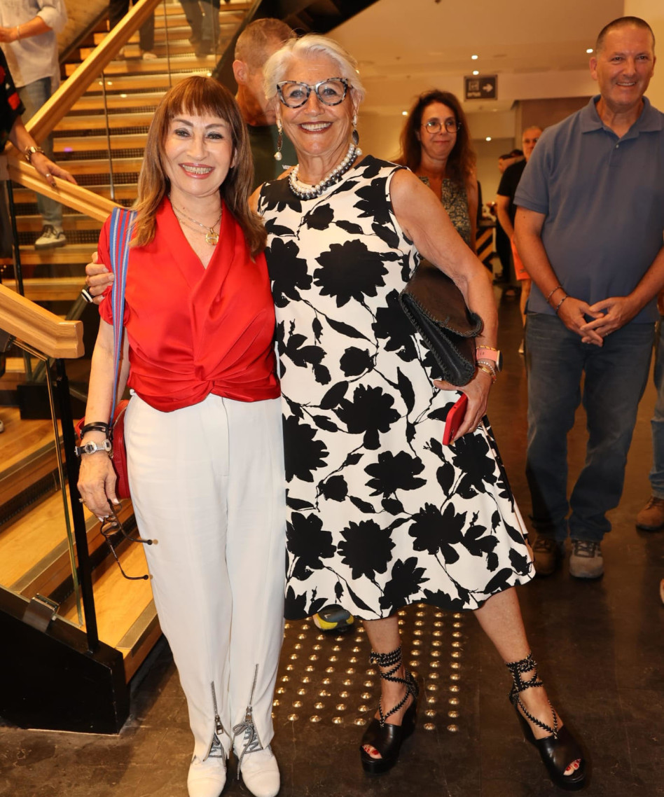 שרה סלע וציפי פינס (צילום: רפי דלויה)