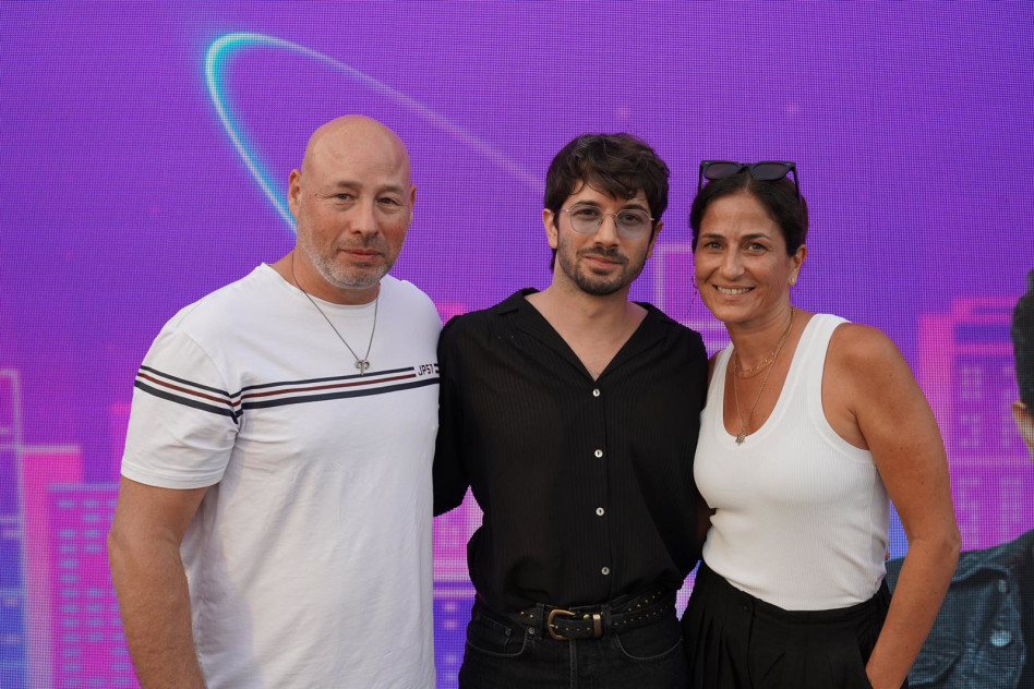 דפנה אגסי בר סמנכ''לית שיווק סלקום, רן דנקר ודניאל ספיר מנכ''ל סלקום (צילום: ורד עוודי)