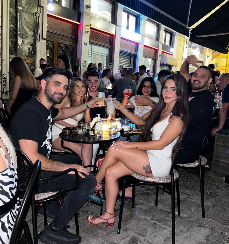 אורין ג'ולי והארוס חוגגים מסיבת רווקים (צילום: צילום עצמי)