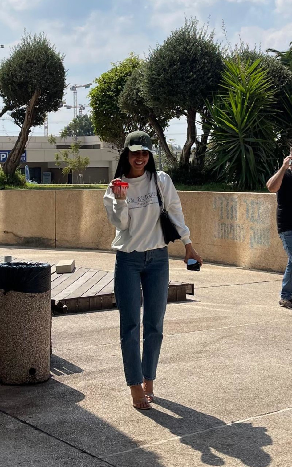 בר כהן בבוקר שאחרי (צילום: יח''צ רשת 13)