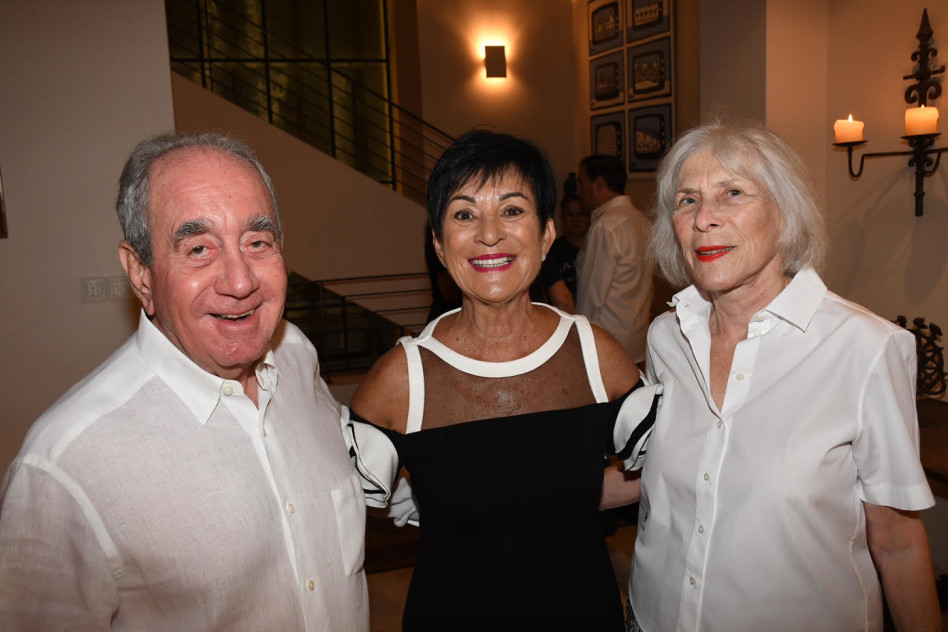 חוה אקירוב, עליזה יופו ואלפרד אקירוב (צילום: אביב חופי)