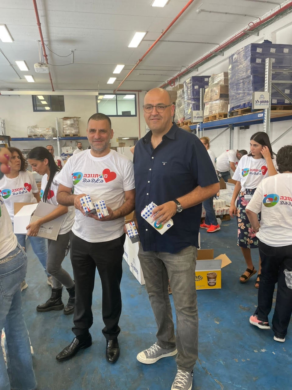 אלי כהן וחיים גבריאלי   (צילום: יח''צ תנובה)