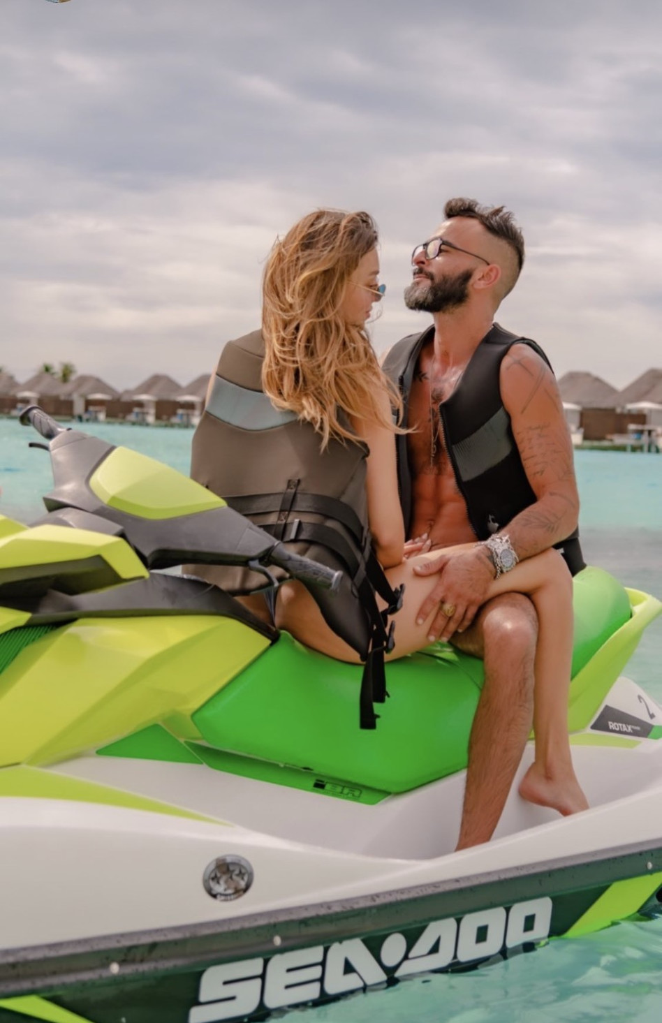 אליאב אוזן ובת הזוג שלי קורן (צילום: Mohamed Maniu @aquamann_mv)