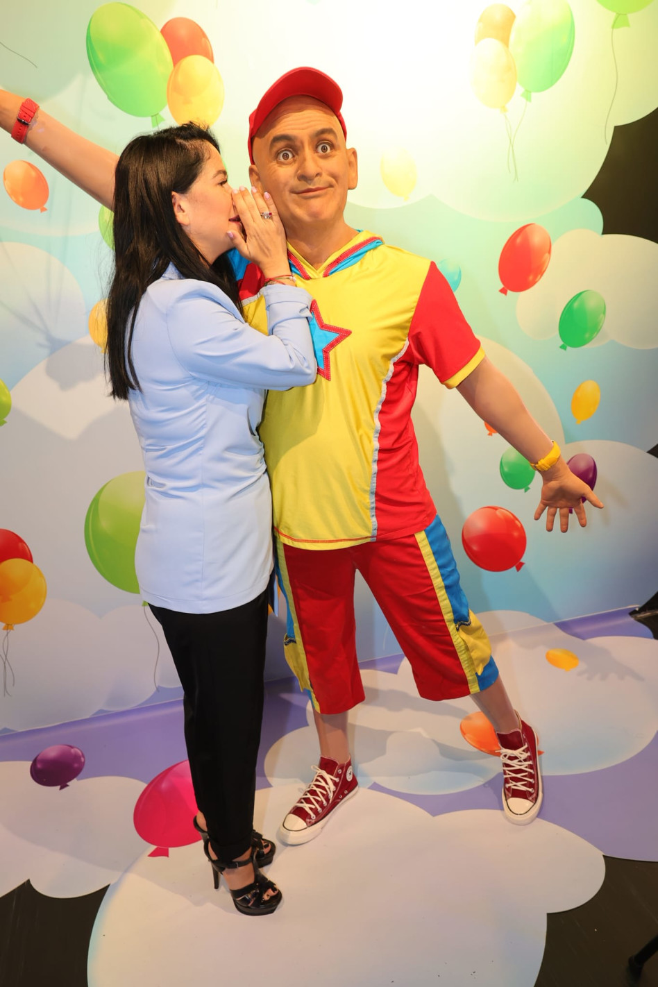 מיקי מוכתר במוזיאון השעווה (צילום: רפי דלויה)