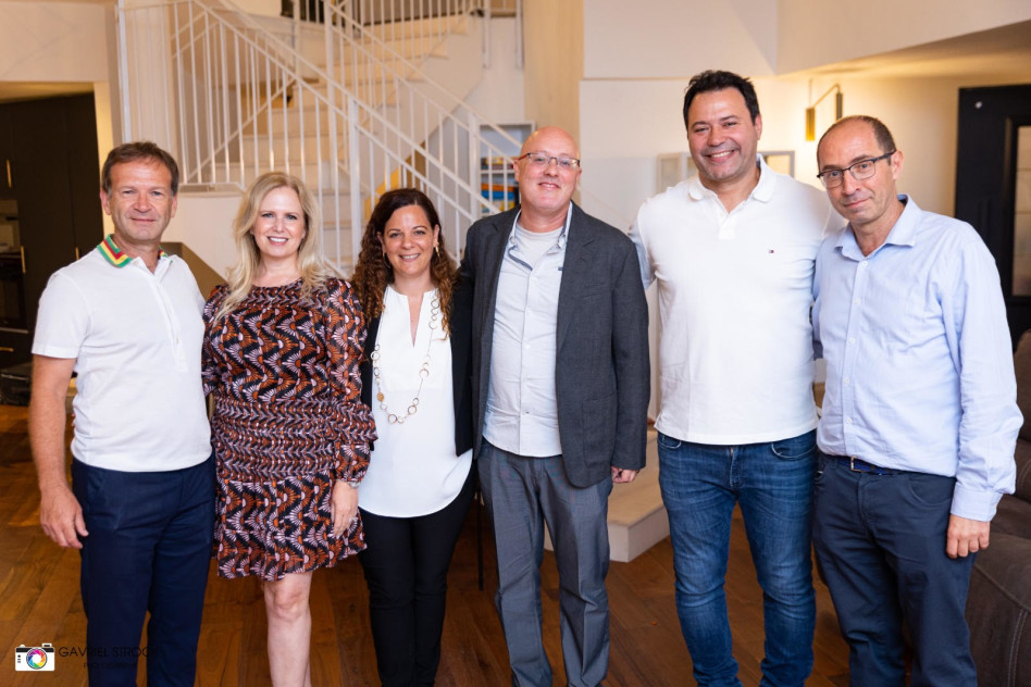 אסטורה מודונה, אריק זאבי, משה פרבר, אורנית בן ישר, אילת טורם וניל קורני (צילום: גבריאל סטרוק)