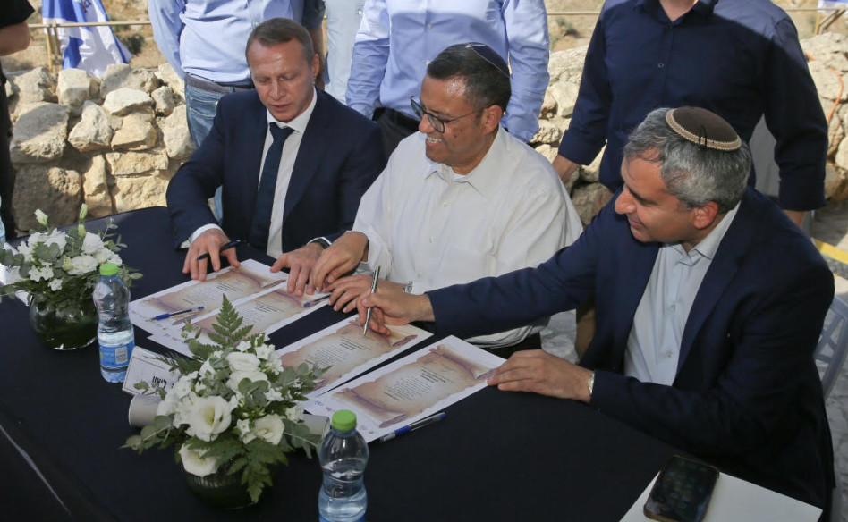 זאב אלקין, משה ליאון ויואל רזבוזוב (צילום: ארנון בוסאני )