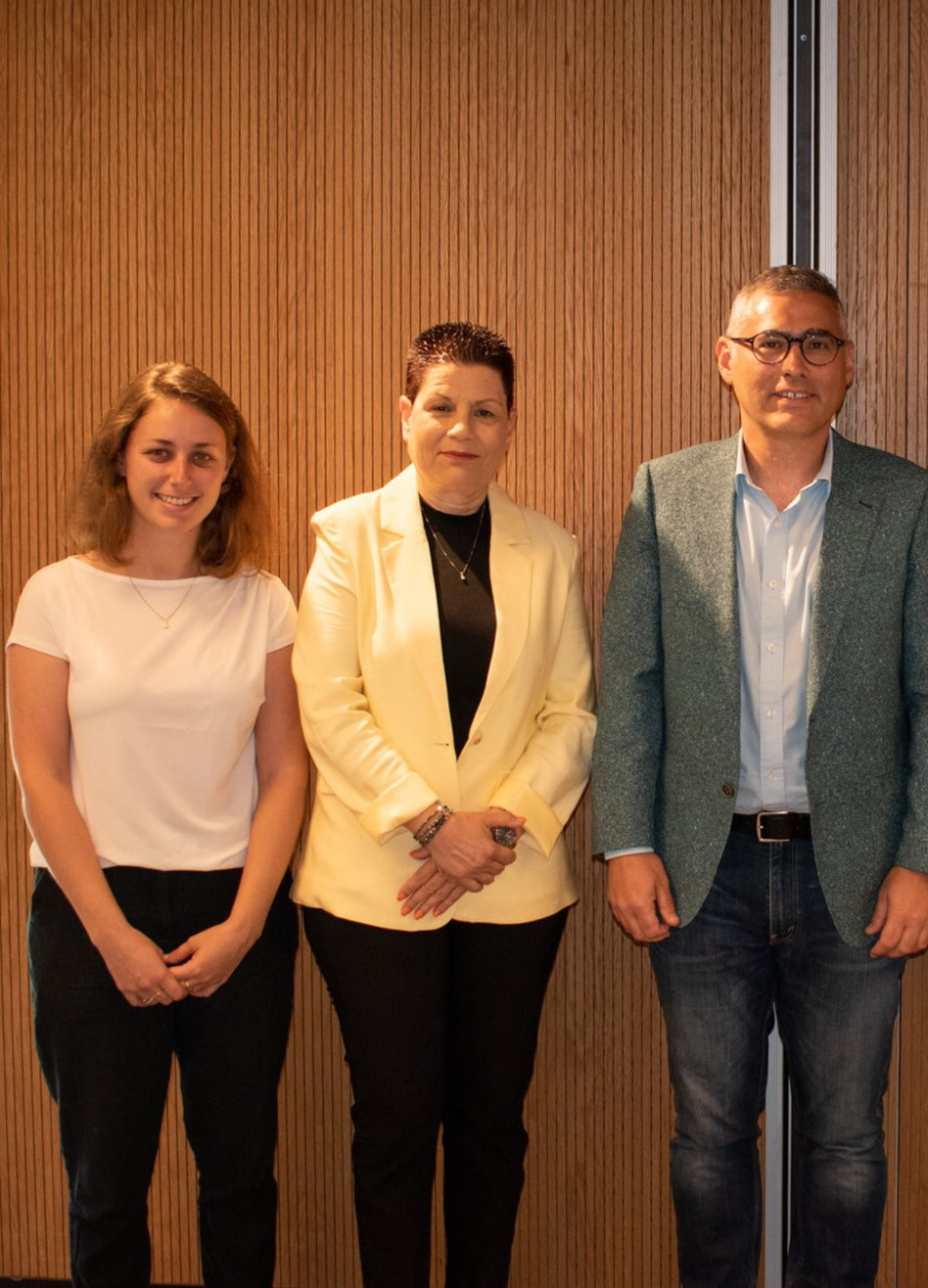 צבי גרסטל, שרית הנדקנופף ונועה אבירם  (צילום: מיכל קאופמן)