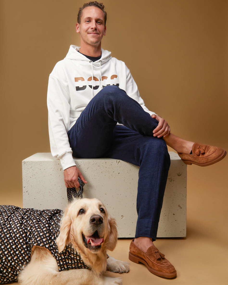 תומר אירני והכלב קוואזי (צילום: אלירן רוז)