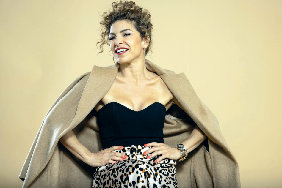 לא אוהבת ללבוש דברים א-סימטריים. עדי אשכנזי (צילום: הילה בר)