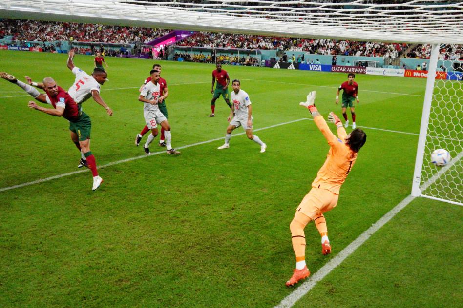 המשחק בין מרוקו לספרד במונדיאל (צילום: Pool via REUTERS/Lars Baron)