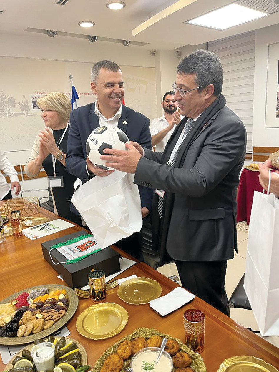 עבאד אל סאלם, רפי סער וכדור המזל  (צילום:  רמי זרנגר )