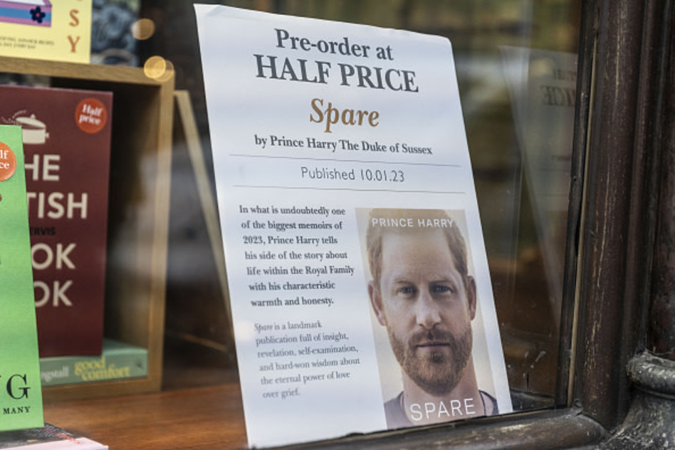 The cover of Prince Harry's book (Photo: Anadolu Agency Getty Images)