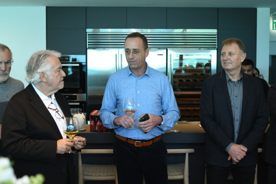 זיו אבירם, גיל גבע וניל ג'ייקובס (צילום: עומרי אמסלם)