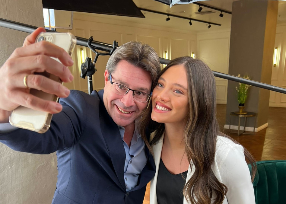 ריף נאמן ואופיר אקוניס (צילום: הילה אלוני)