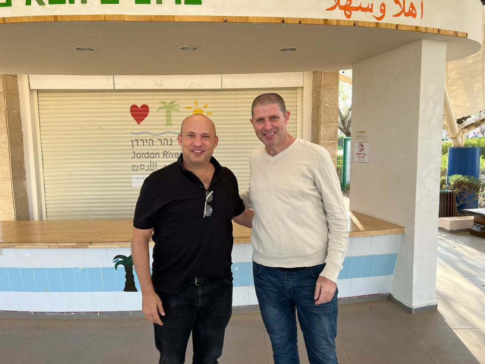 שלום אשכנזי ונפתלי בנט (צילום: באדיבות כפר נהר הירדן)
