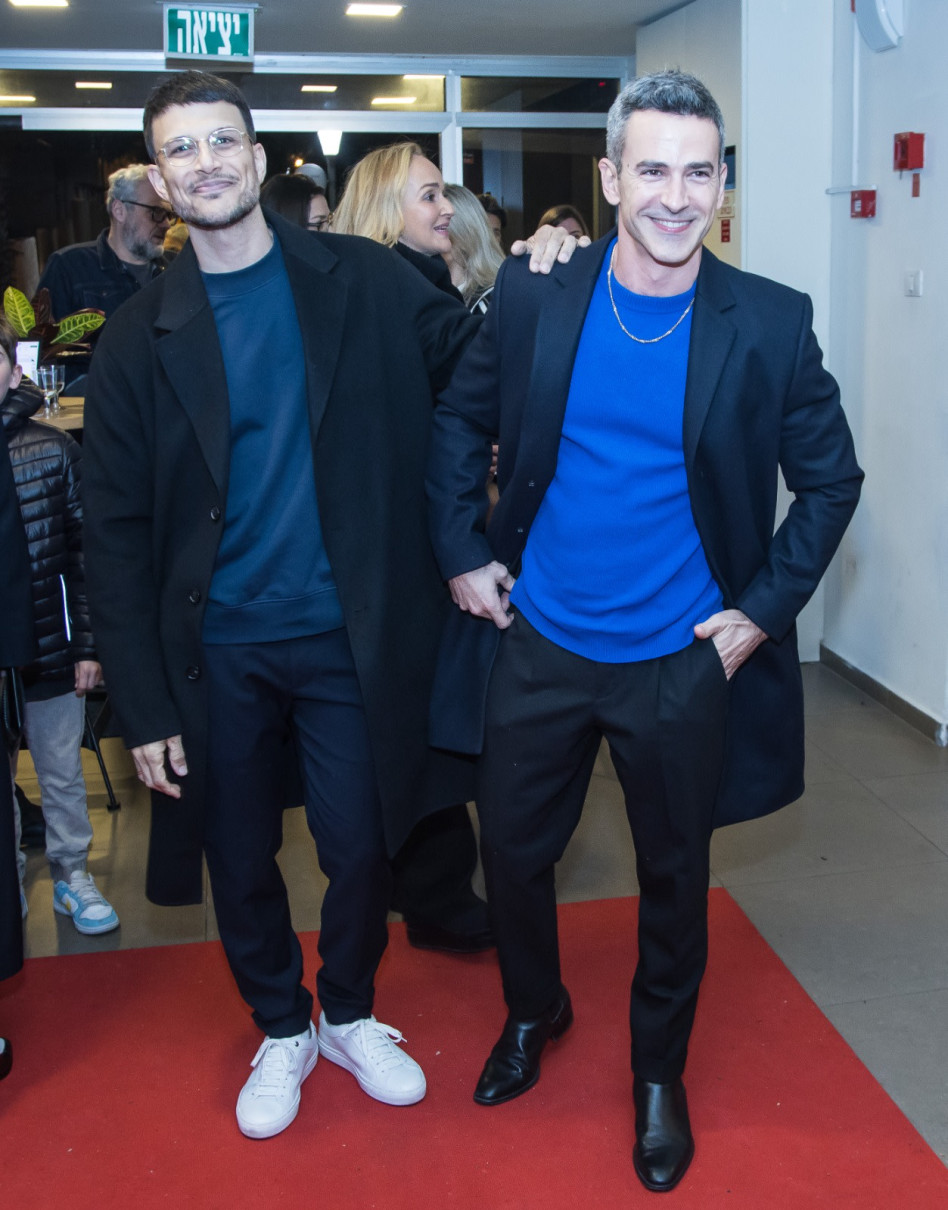 אסי עזר ואלברט אסקולה (צילום: עודד קרני)