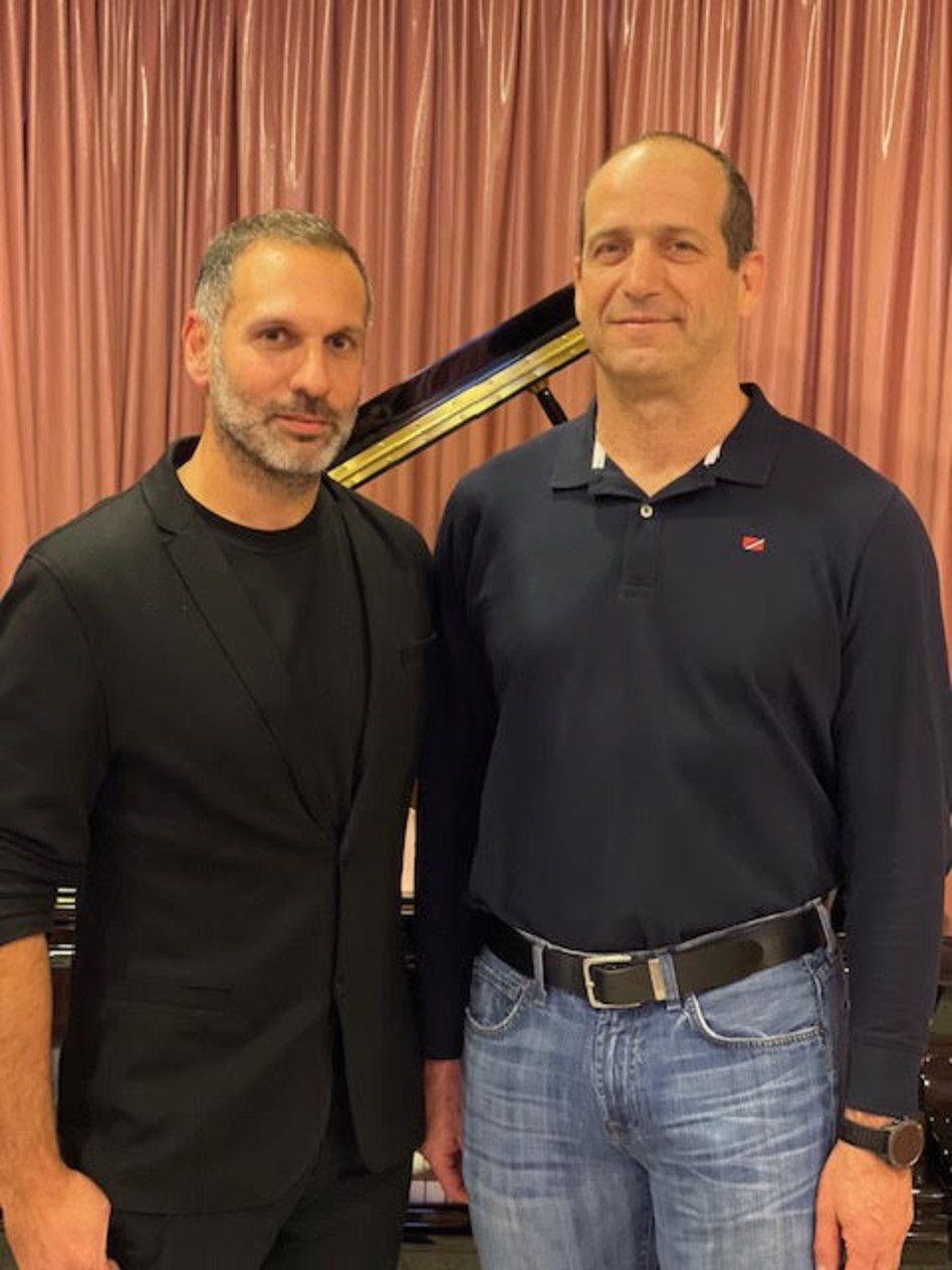 רן עוז ומני כהן (צילום: מרב לרנר, יח״צ אמריקן אקספרס)