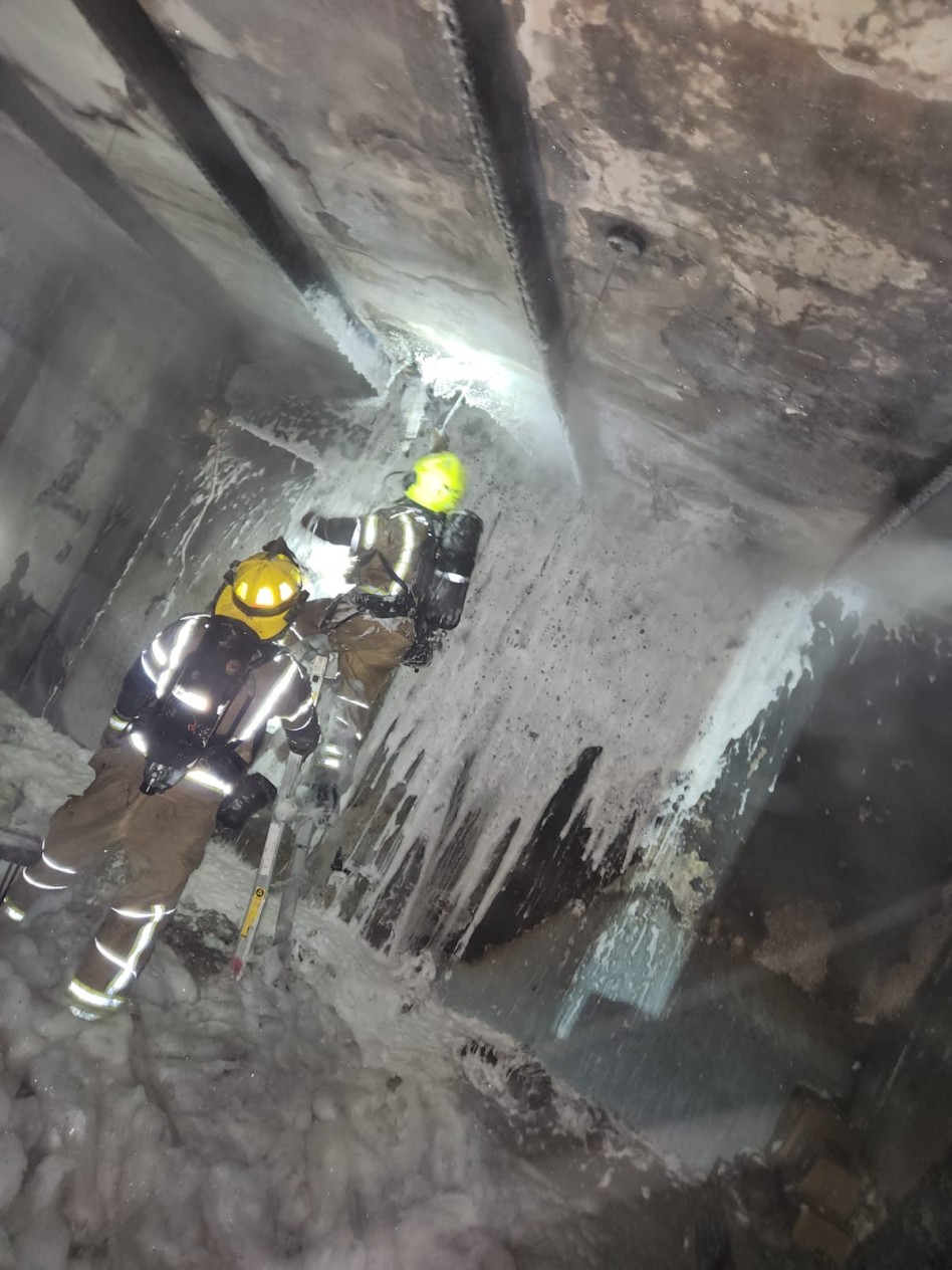 שריפה בביתו של אלי פיניש (צילום: כבאות והצלה)