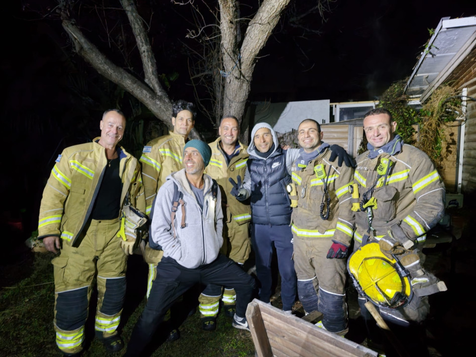 אלי פיניש, מריאנו אידלמן, לוחמי האש מכבאות והצלה (צילום: כבאות והצלה)