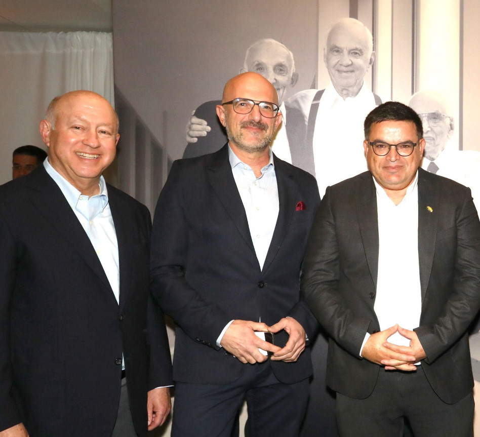 מיכאל ביטון, גלעד טוקטלי וסטיבן הופמן (צילום: סיון פרג')