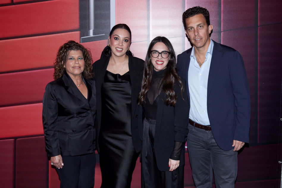 אורי בילט, עדי קדם, רייצ'ל הארדי וניצה בילט (צילום: נטשה זריקר)