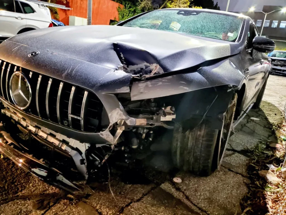 הרכב של פיט דיווידסון מהתאונה (צילום: Beverly Hills police)