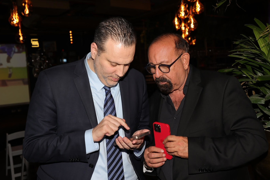 מני ויצמן ומיקי זוהר (צילום: רפי דלויה)