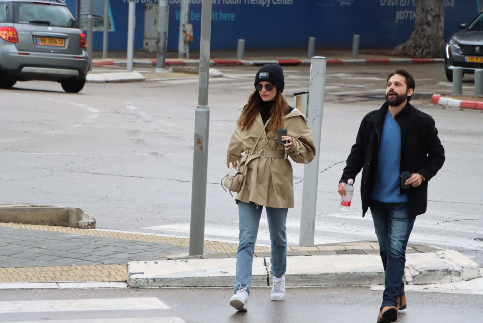 דנה פרידר בדרך לחתימת הסכם הגירושין (צילום: ניר פקין)