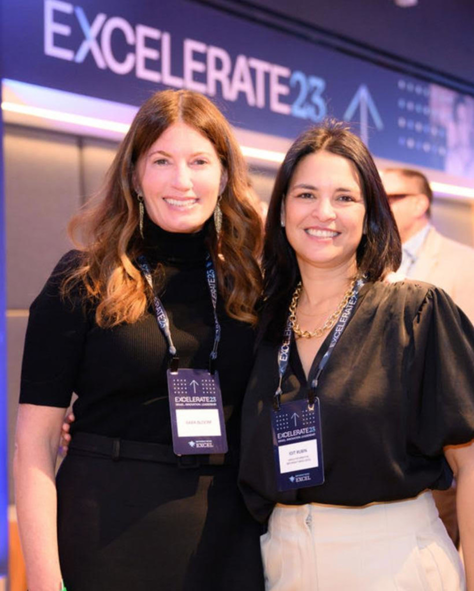 עידית רובין ושרה בלום (צילום: Luis Ruiz)