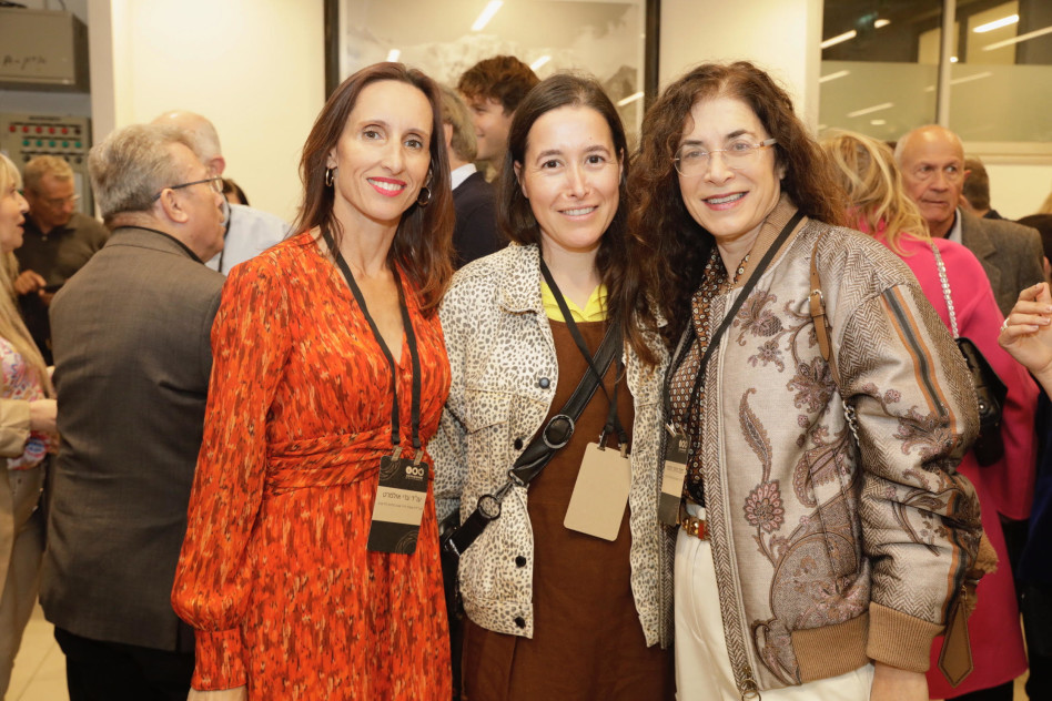 דפנה מיתר, דנה מיתר ועדי אולמרט (צילום: יעל צור)